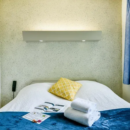 ホテル Logis & Restaurant Ludik 3*