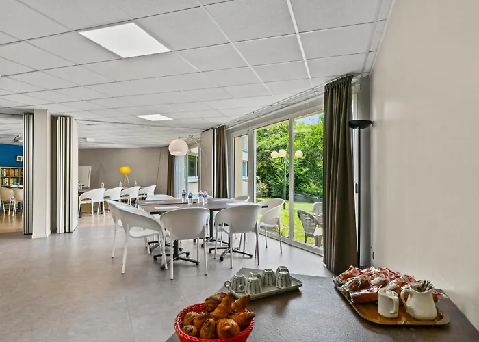 ホテル Logis & Restaurant Ludik 3*